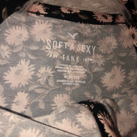 SOLD: AE Tank/Cami - Picture 5 of 5